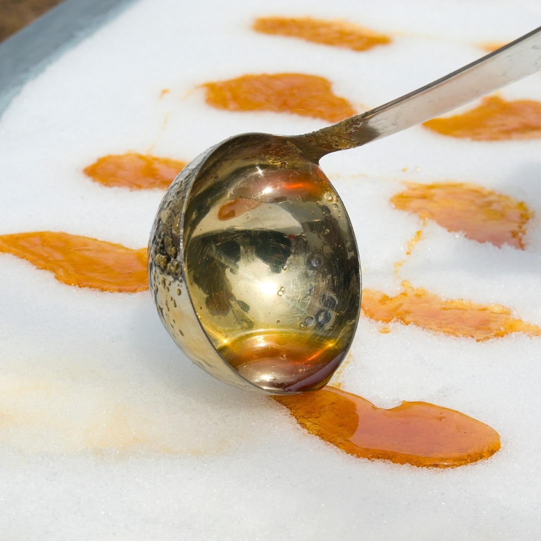 Tire d'érable sur la neige au Moulin des Jésuites