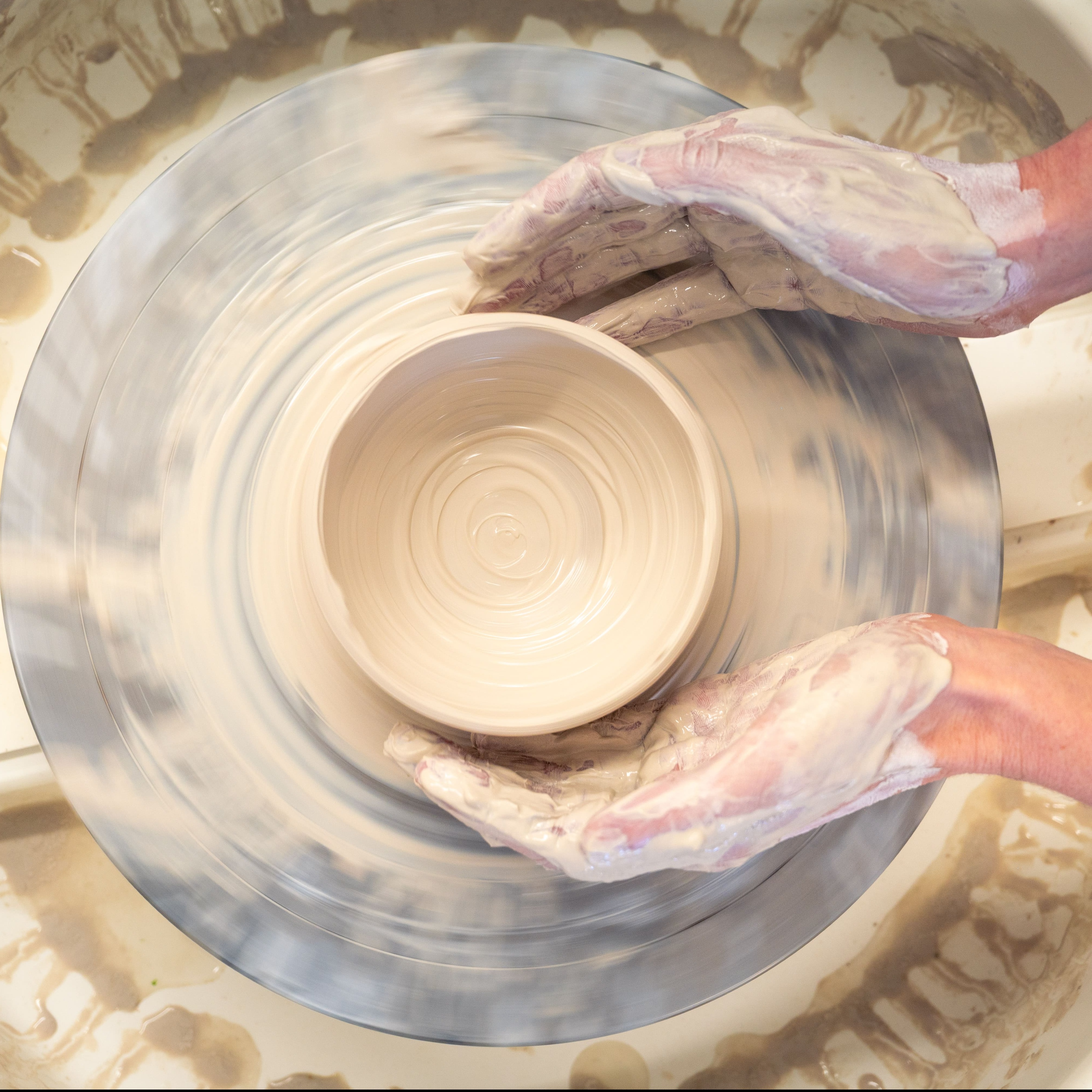 Cours de poterie | initiation Tendre Atelier Plateau