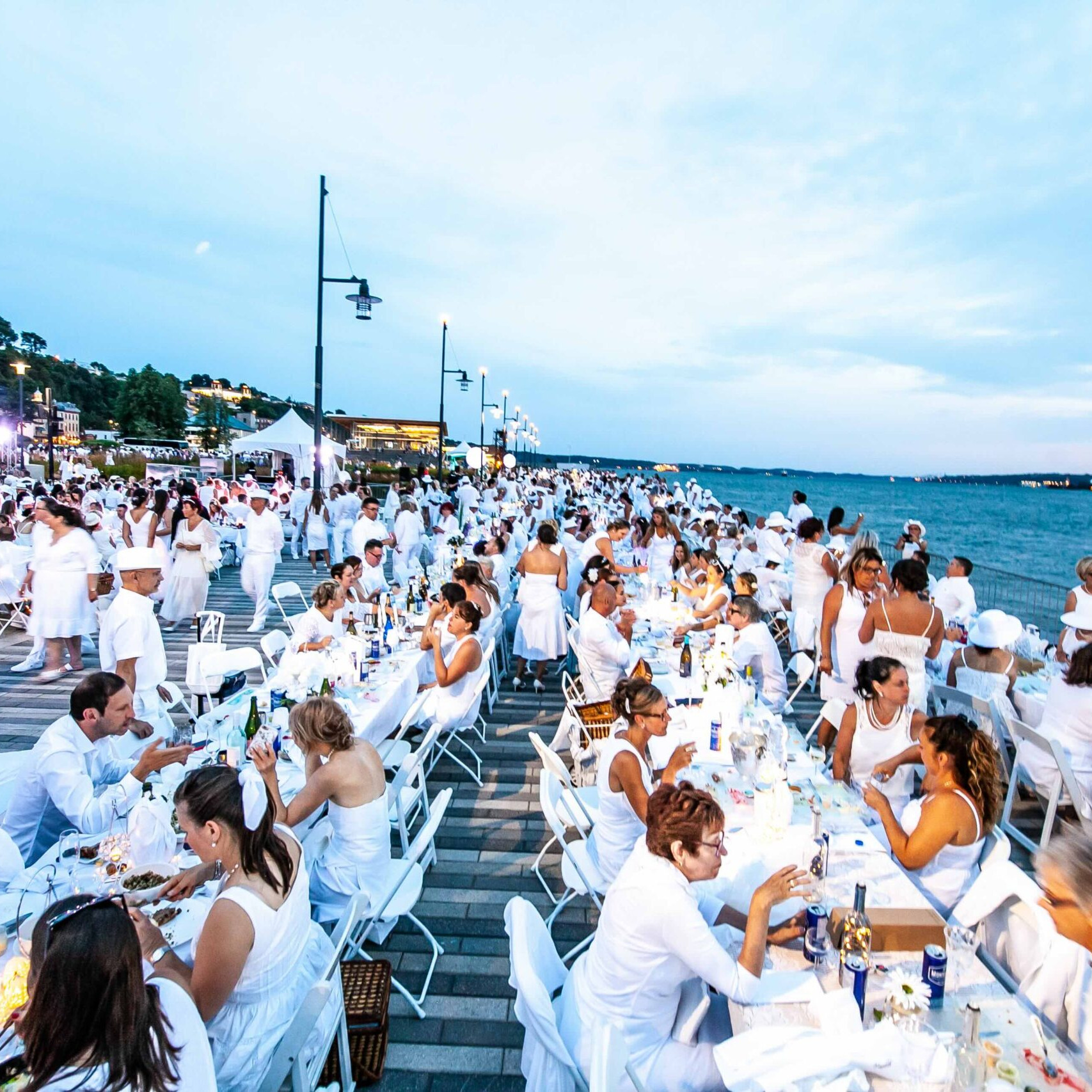 Diner en blanc