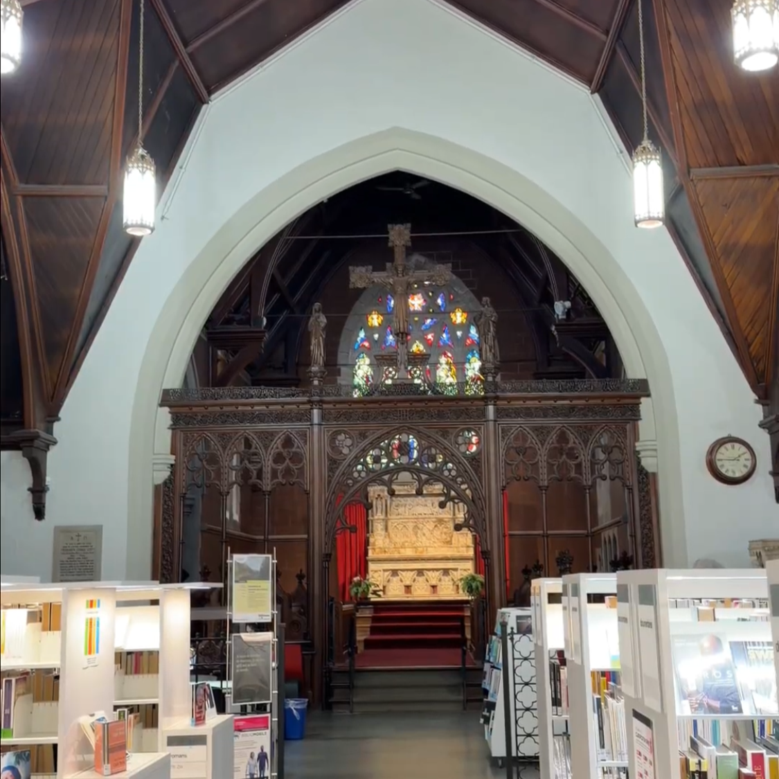 La bibliothèque Claire-Martin